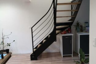Escalier avec palier lumineux avec VELUX à POUCHARRAMET